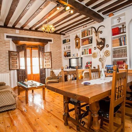 Alojaguay RUEDA, CASA MUSEO RÚSTICA-MODERNA, máxima TRANQUILIDAD con COMODIDAD Exterior foto