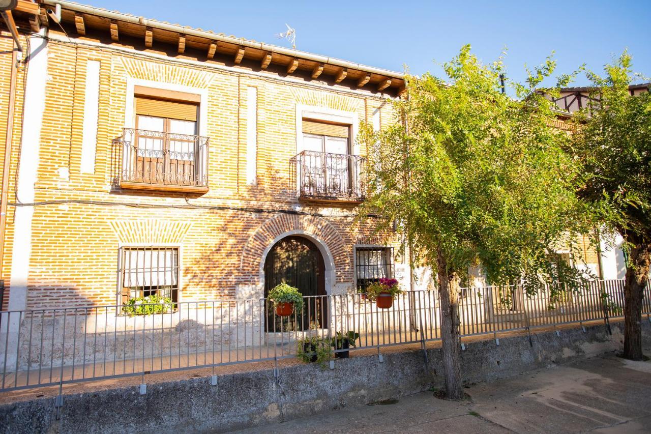 Alojaguay RUEDA, CASA MUSEO RÚSTICA-MODERNA, máxima TRANQUILIDAD con COMODIDAD Exterior foto
